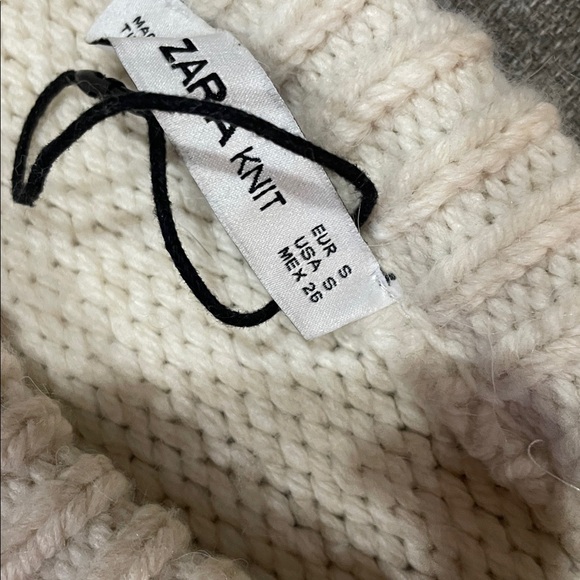Zara Oversized Bell sleeved  sweater - Picture 7 of 11